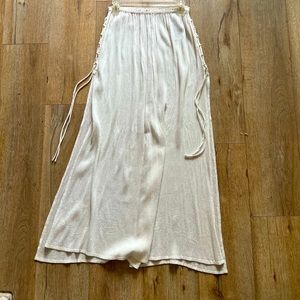 White maxi skirt size M. Perfect for the beach